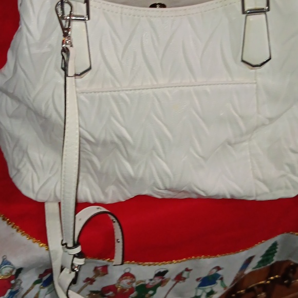 NWOT SIMPLY VERA SATCHEL - Picture 4 of 11